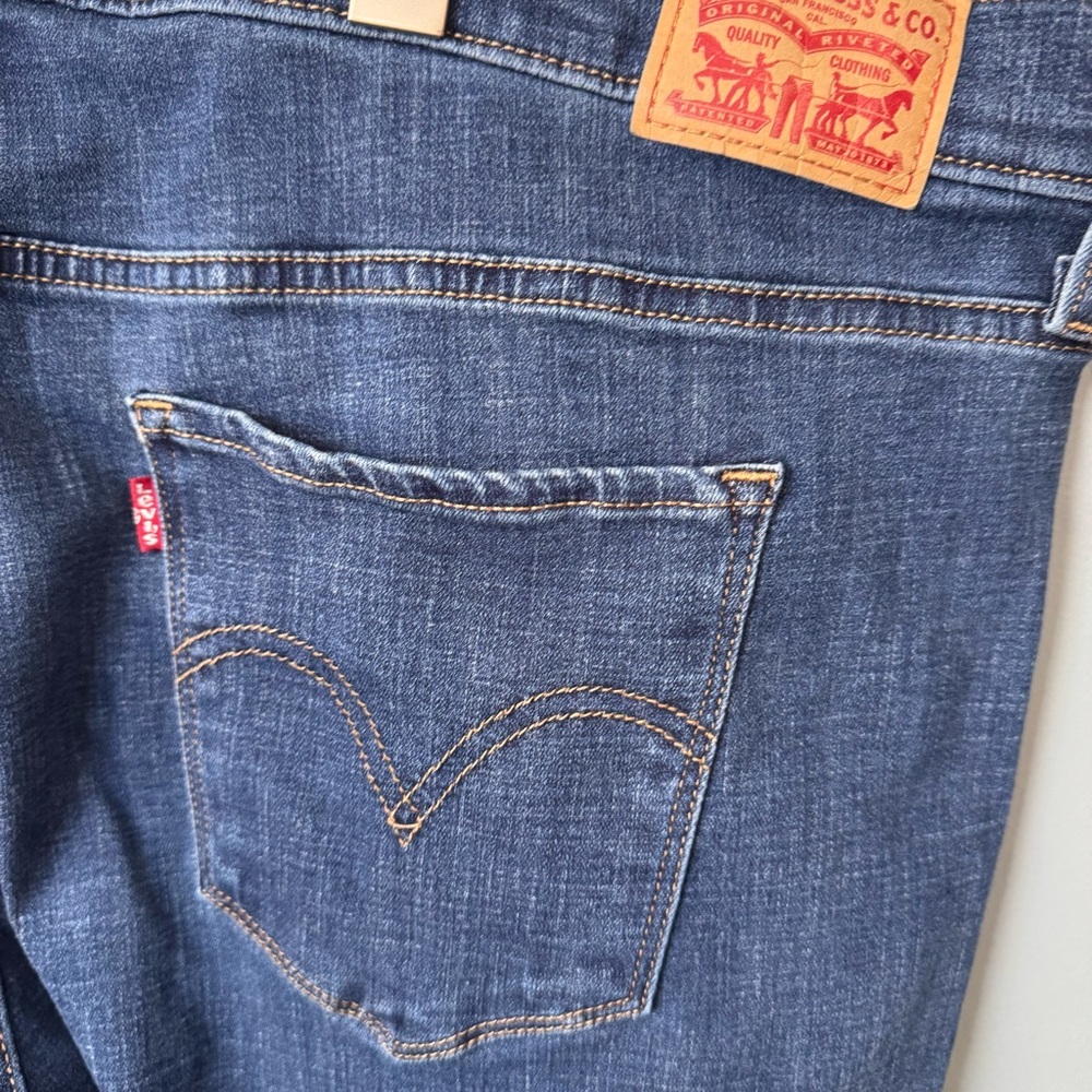 Levi Strauss Classic Bootcut Jeans. Stretch. Women’s 20W (actual 40X32) - Picture 7 of 13